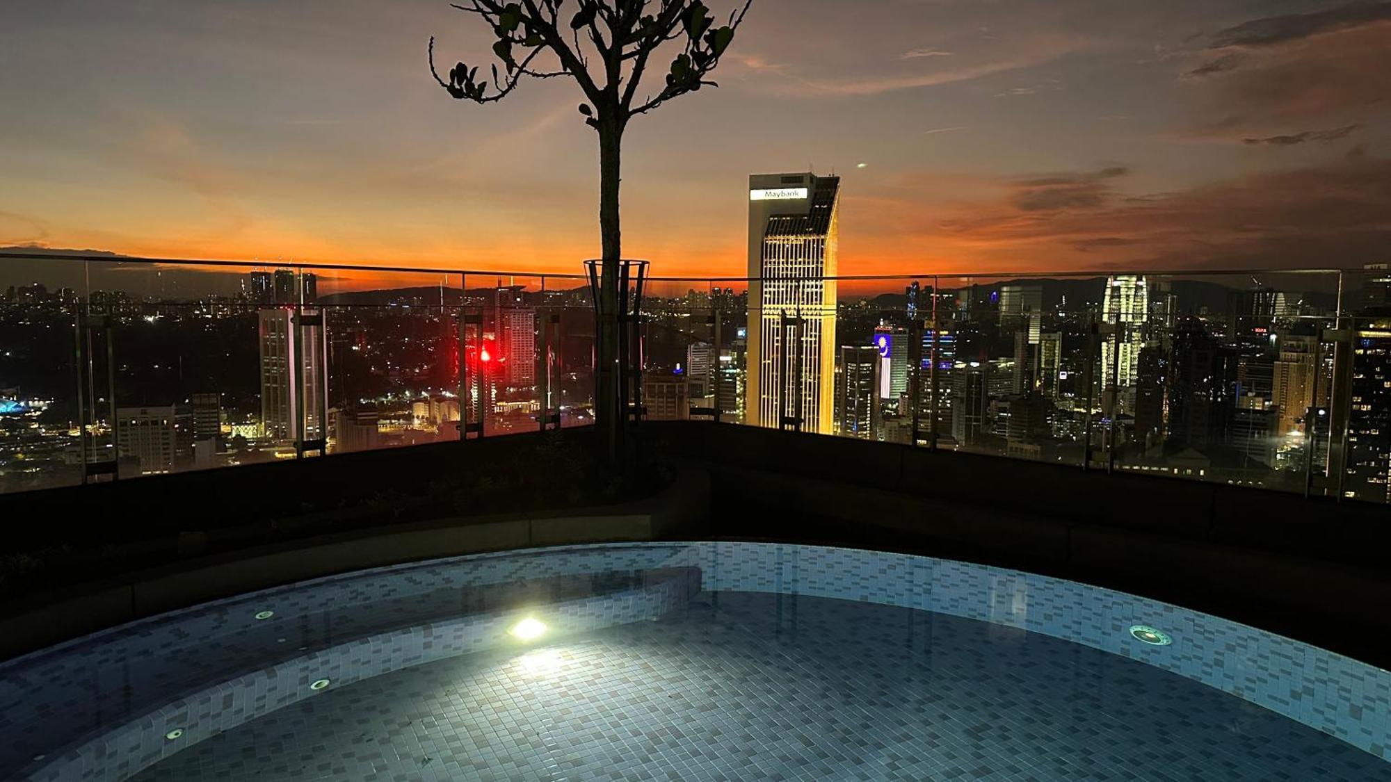 쿠알라룸푸르 Skyline View In Bukit Bintang The Robertson 42F 아파트 외부 사진